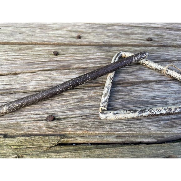 Antique Triangle Dinner Cowboy Bell and Rod Farmhouse Rustic - Picture 8 of 12